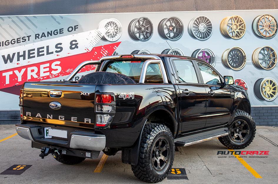 FORD RANGER BEAST BLACK MACHINED WITH DARK TINT